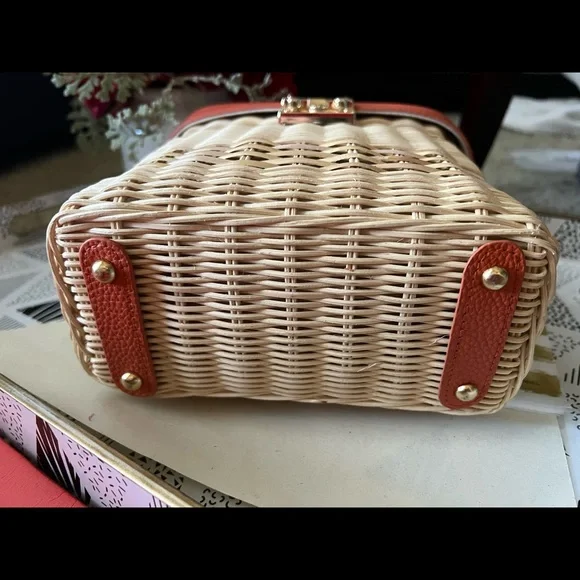 Tommy Bahama wicker bag/purse - Picture 3 of 7